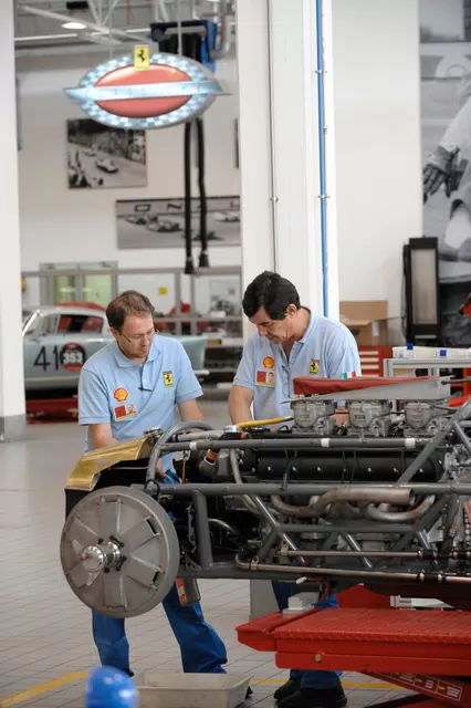 Ferrari Officine Classiche (6)